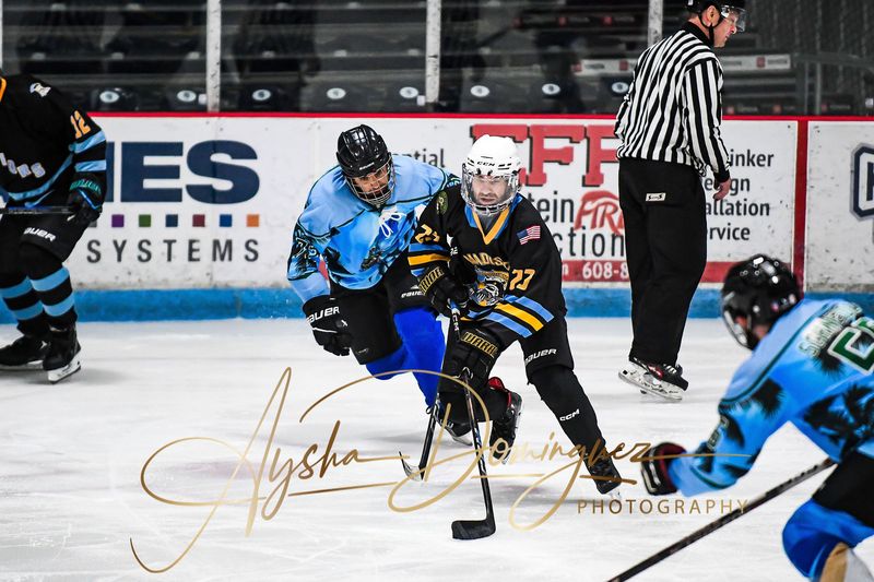 Warriors #27 carries the puck, Oct 24, 2026