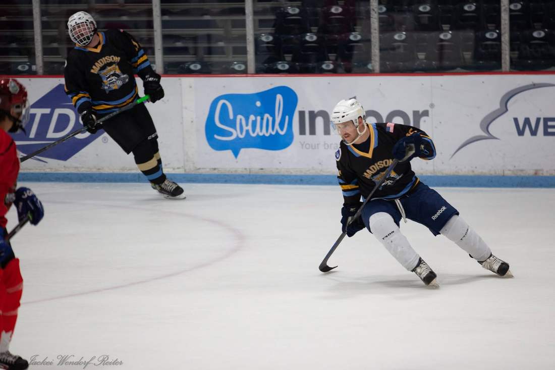 Warriors skater wheels up ice
